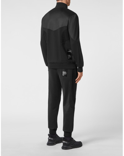 Tracksuit: Zip-up Jacket + jogging pants Statement