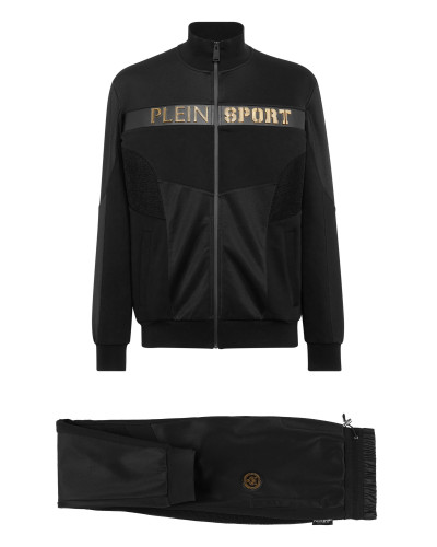 Tracksuit: Zip-up Jacket + jogging pants Statement