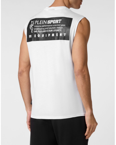 Sleeveless T-shirt