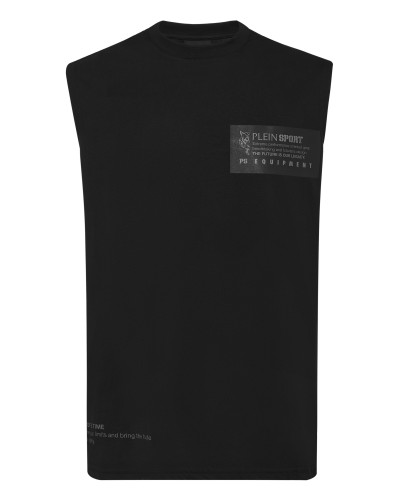 Sleeveless T-shirt