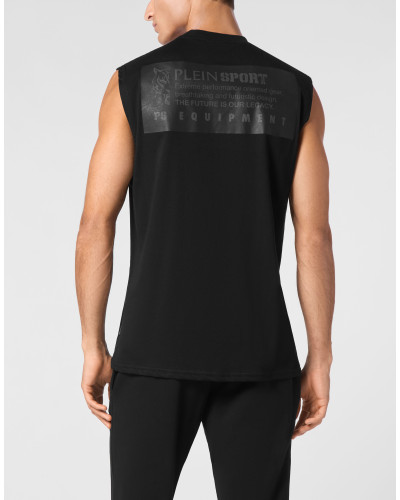 Sleeveless T-shirt
